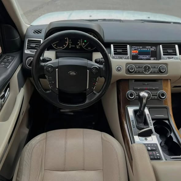 رنج روفر سبورت 2012 - صورة 1