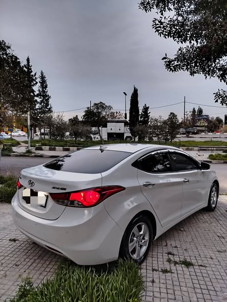 هيونداي ألنترا 2012 - صورة 2