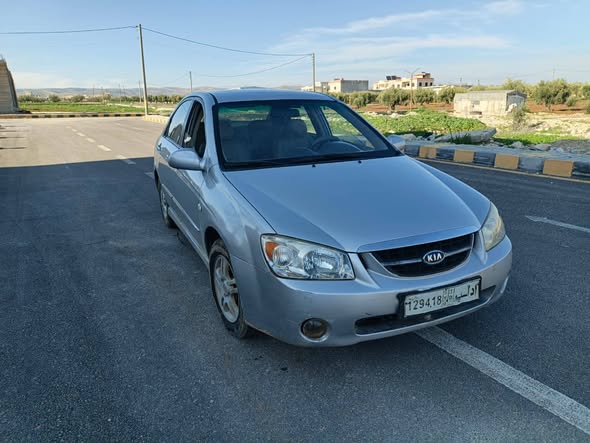 كيا سيراتو 2006 - صورة 2