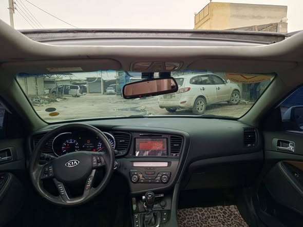 كيا اوبتيما 2012 - صورة 4