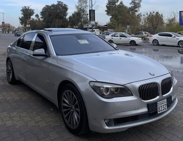 بي إم دبليو 750 2012 - صورة 1