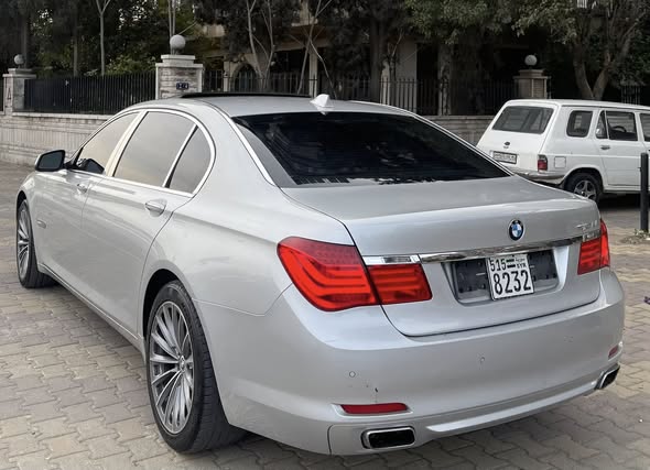 بي إم دبليو 750 2012 - صورة 2