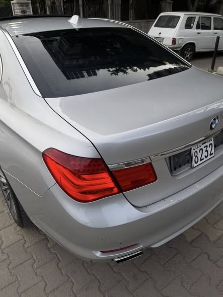 بي إم دبليو 750 2012 - صورة 3