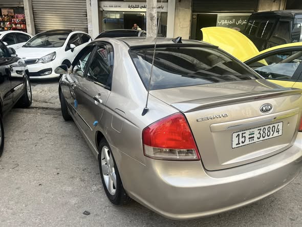 كيا سيراتو 2008 - صورة 1