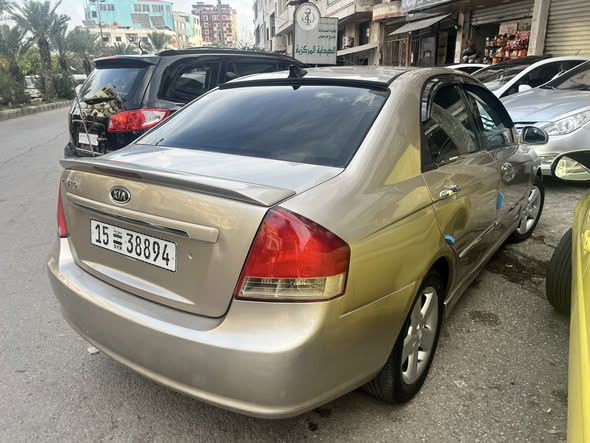 كيا سيراتو 2008 - صورة 2