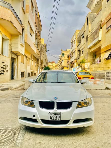 بي إم دبليو 320i 2008