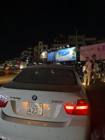 بي إم دبليو 320i 2008