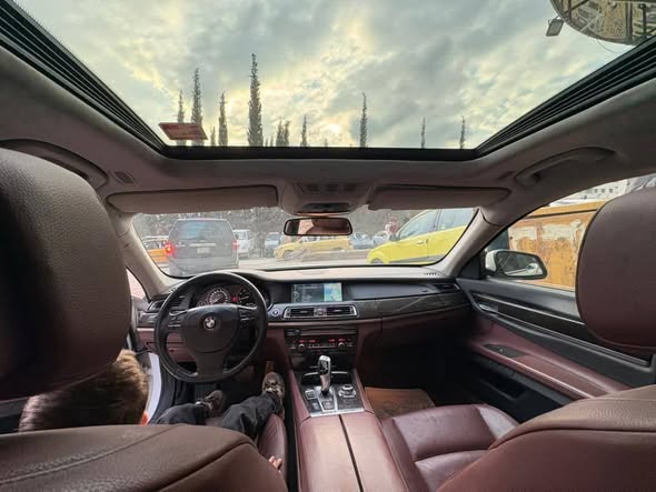 بي ام دبليو 740Li 2012 - صورة 2