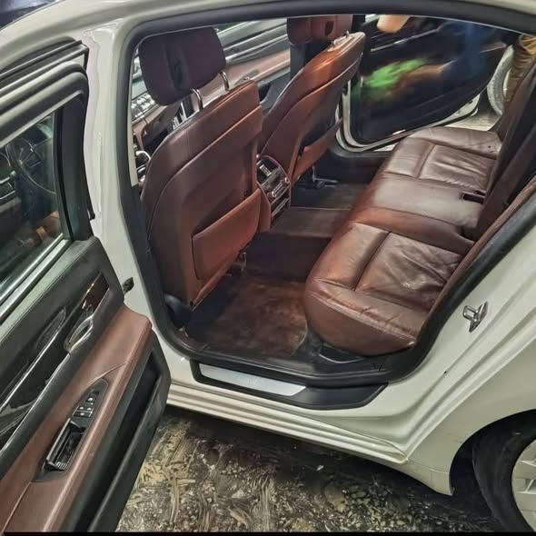 بي ام دبليو 740Li 2012 - صورة 3