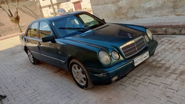 مرسيدس نملة 2001