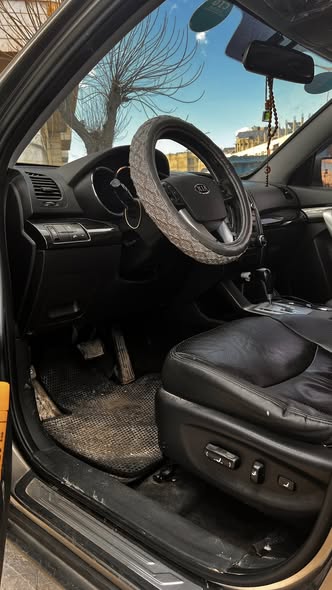 كيا سيرنتو 2010 - صورة 2