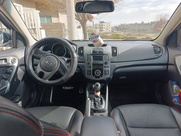 كيا فورتي 2011 - صورة 2