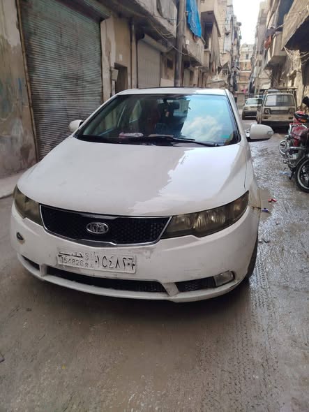 كيا سيراتو 2010 - صورة 2