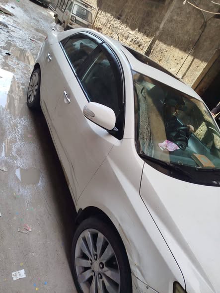 كيا سيراتو 2010 - صورة 3