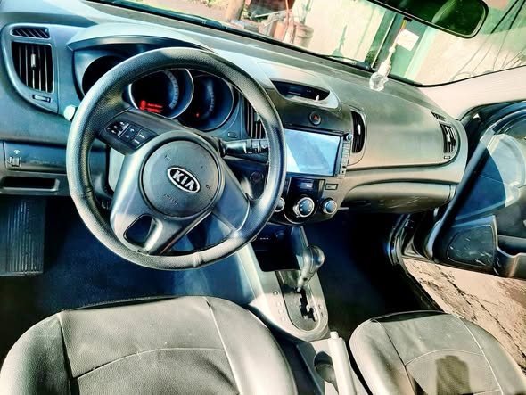 كيا سيراتو 2010 - صورة 2