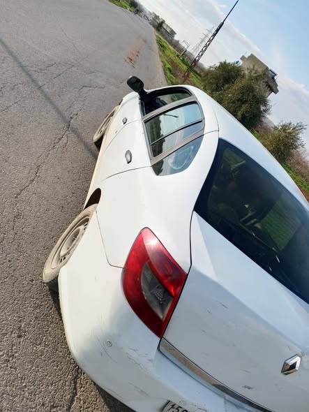 رينو سانديرو 2004 - صورة 1