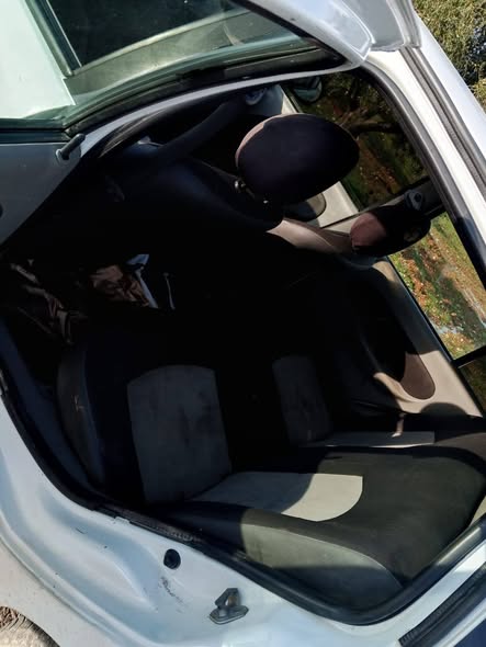 رينو سانديرو 2004 - صورة 2