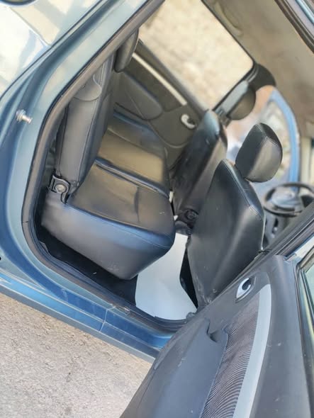 داسيا لوغان 2011 - صورة 2