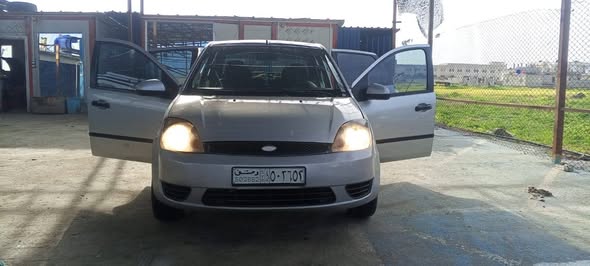 فورد فييستا 2006 - صورة 2