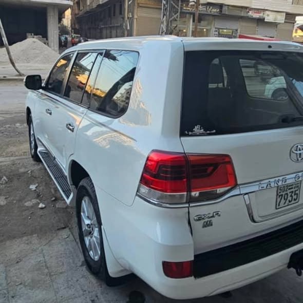 تويوتا لاندكروزر 2016 - صورة 2