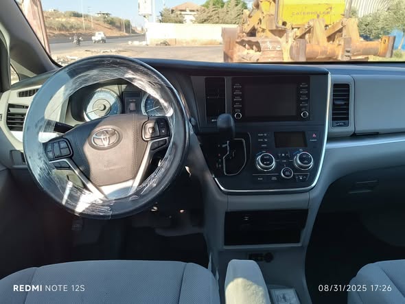 تويوتا سيينا 2019 - صورة 3