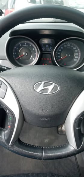 هيونداي افانتي 2012 - صورة 2