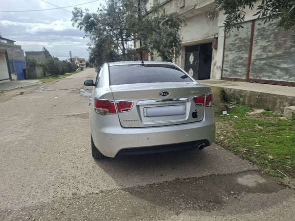 كيا فورتي 2011 - صورة 1