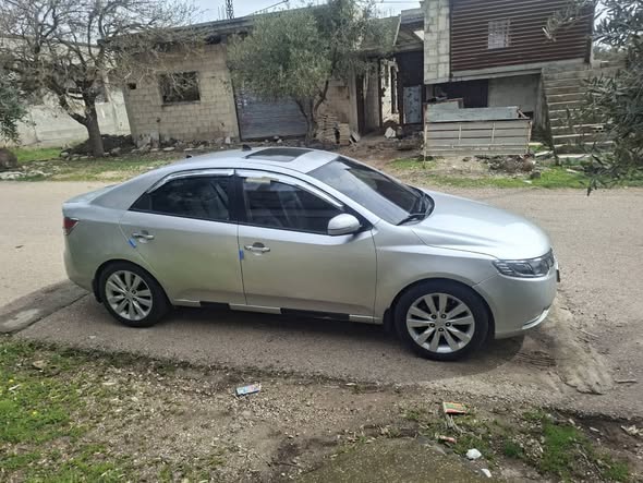 كيا فورتي 2011 - صورة 3