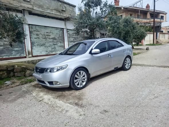 كيا فورتي 2011 - صورة 4