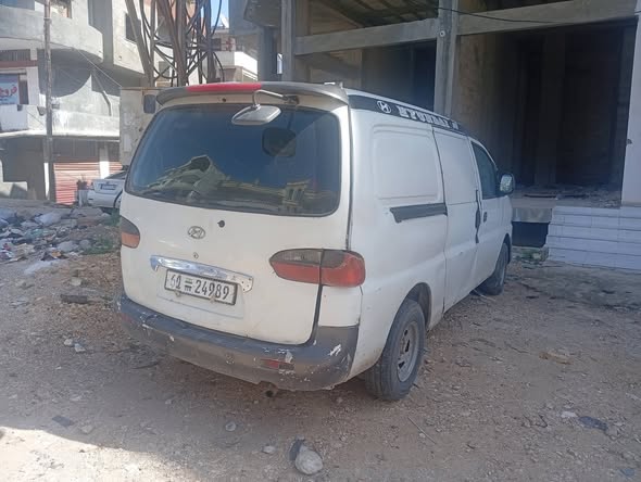 هيونداي ستاريكس 1998