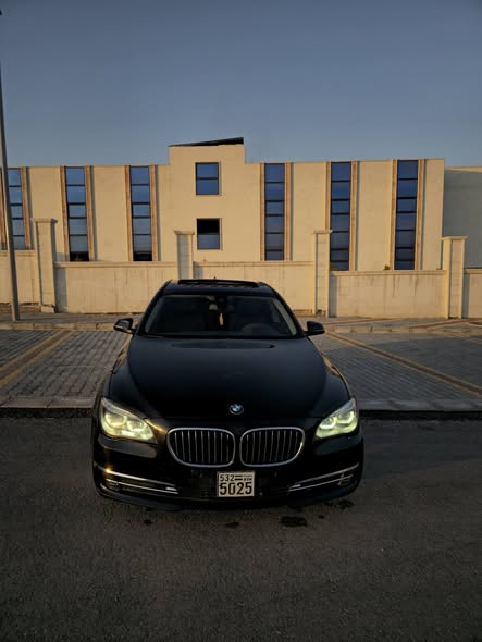 بي ام دبليو 730 2015