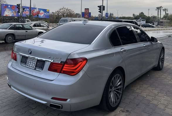 بي ام دبليو 750 2012 - صورة 2