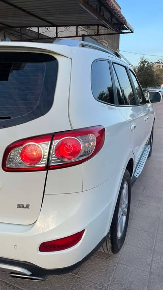 هيونداي سنتافية 2010 - صورة 4