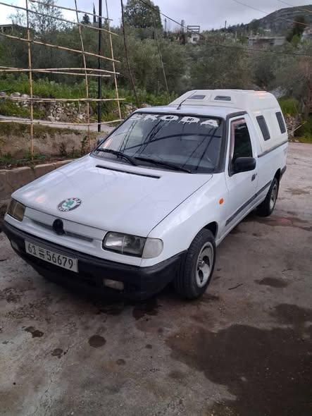 سكودا بيك أب 1996 - صورة 1