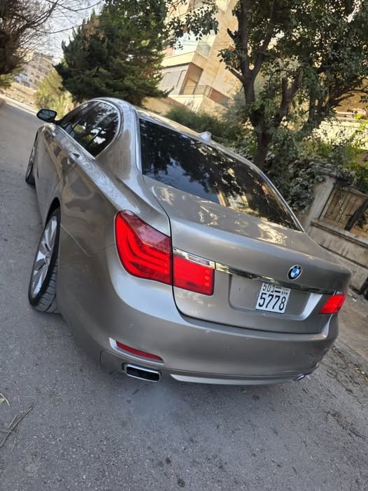 بي ام دبليو 730 2012