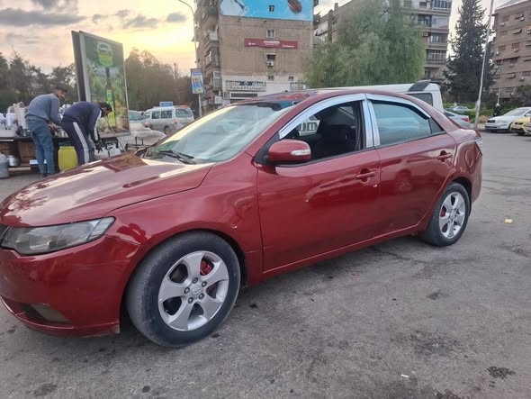 كيا فورتي 2010 - صورة 2