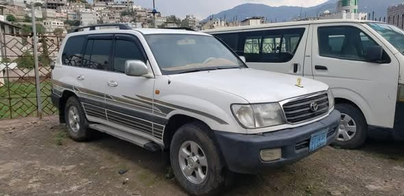 تويوتا لاند كروزر 2000 - صورة 3