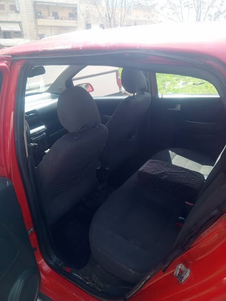 فولكس فوكس 2007 - صورة 2