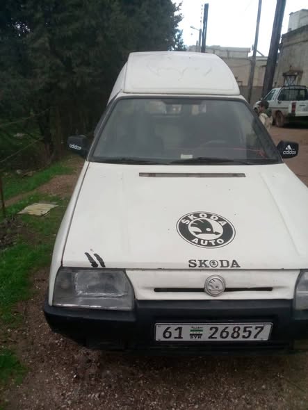سكودا بيك اب 1995 - صورة 1