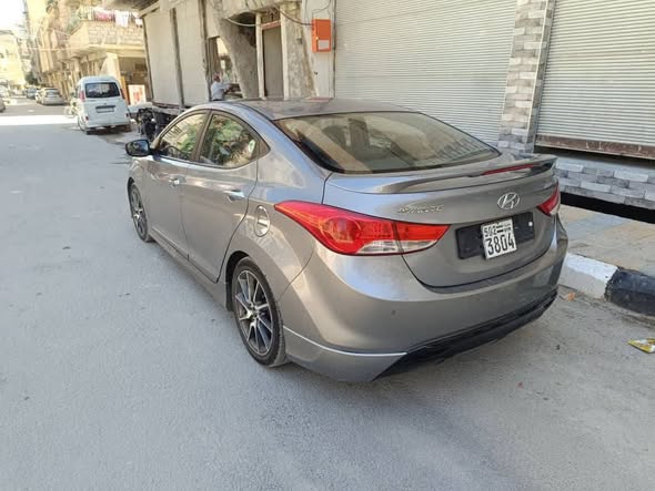 هيونداي افانتي 2011 - صورة 2