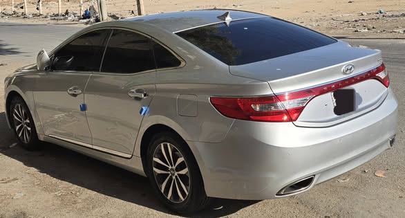 هونداي آزيرا 2011 - صورة 2