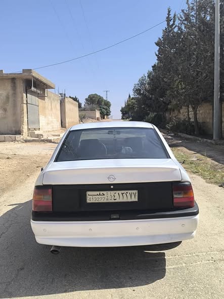 أوبل فيكترا 1994 - صورة 2