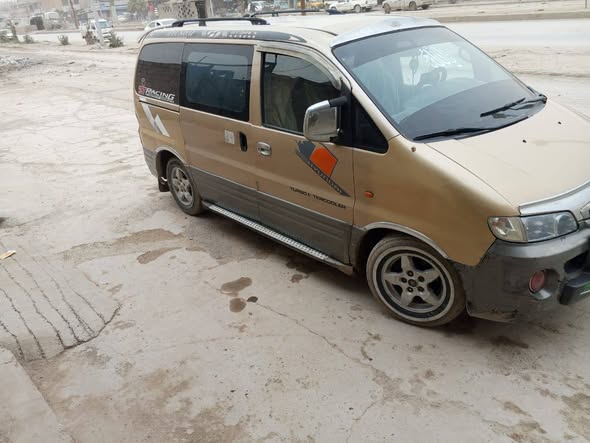 هيونداي ستاريكس 2001 - صورة 2