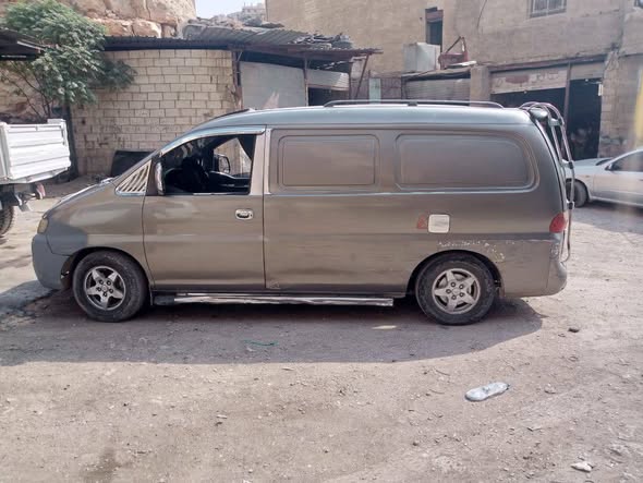 هيونداي ستاريكس 2001 - صورة 2