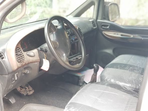 هيونداي ستاريكس 2000 - صورة 2