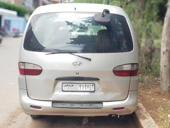 هيونداي ستاريكس 2000 - صورة 3