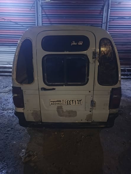 سكودا بيك أب 1997 - صورة 1