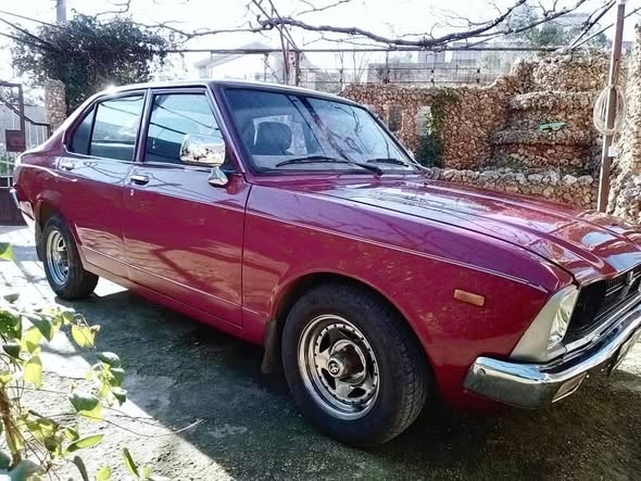 تويوتا كورولا 1975 - صورة 2