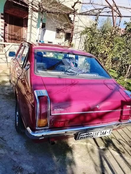 تويوتا كورولا 1975 - صورة 3