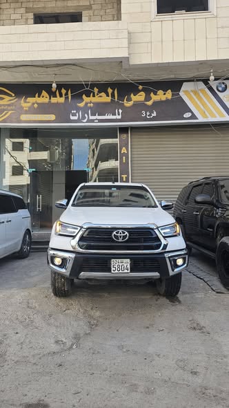 تويوتا هايلوكس 2024 - صورة 1